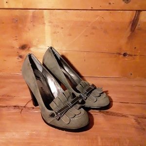 Dalla Rockport gray heels
